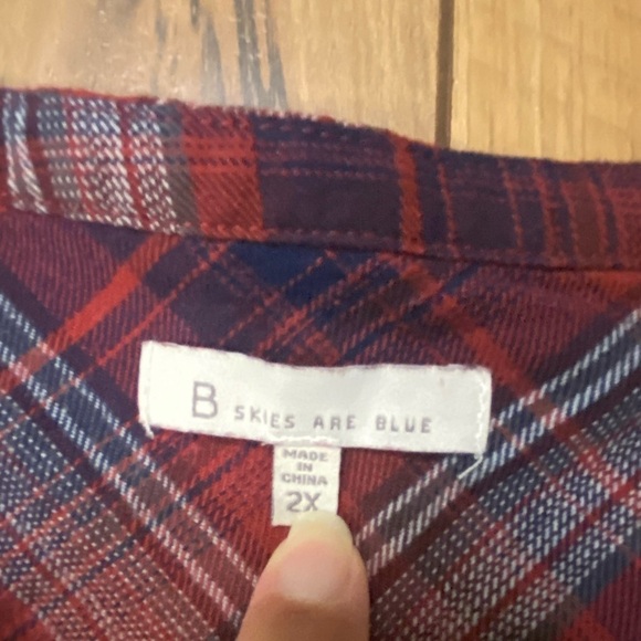 B Skies Are Blue Red and Blue Plaid 3/4 Sleeve Tie Front V Neck Shirt Size 2X - Picture 5 of 15